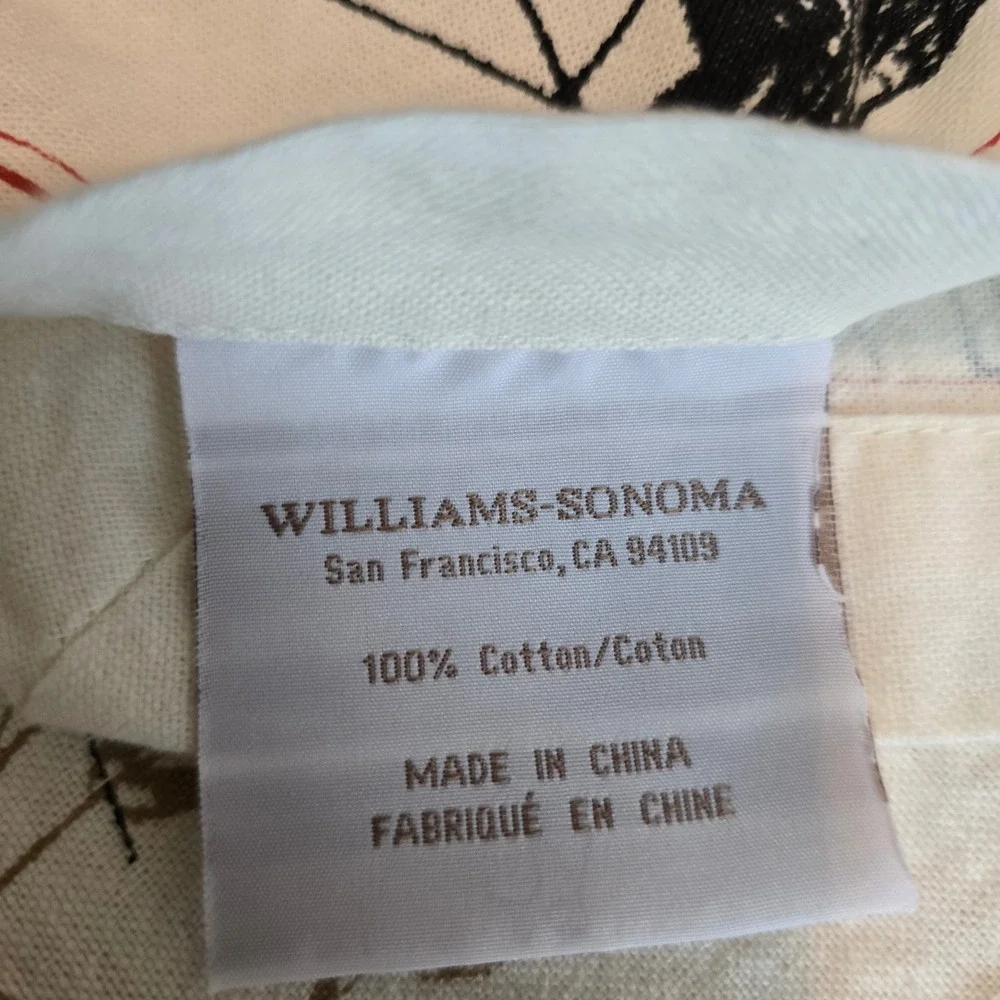 Williams Sonoma Halloween Linens Set 2 Napkins 2 Towels Spider Webs Bats Spooky